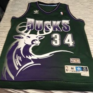 A Ray Allen Bucks Jersey